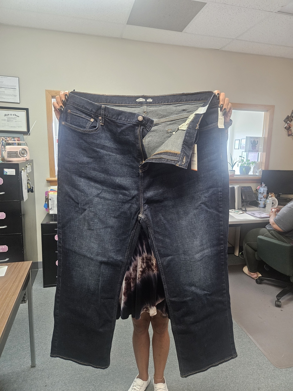 Old Navy Men's Relaxed Jeans in Dark Blue Denim